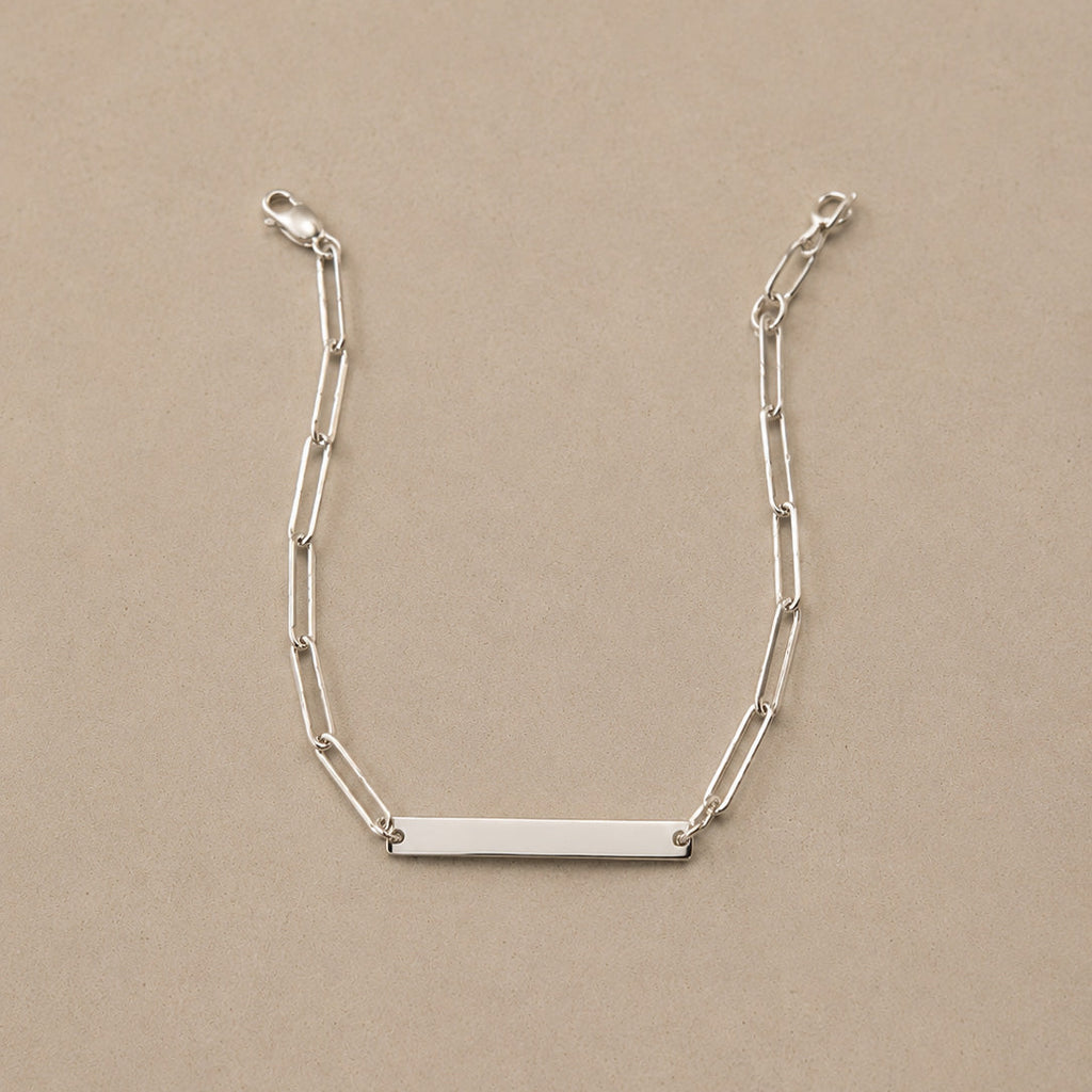 Solid 925 sterling silver paperclip bracelet with engraving plate by Ryā Atelier