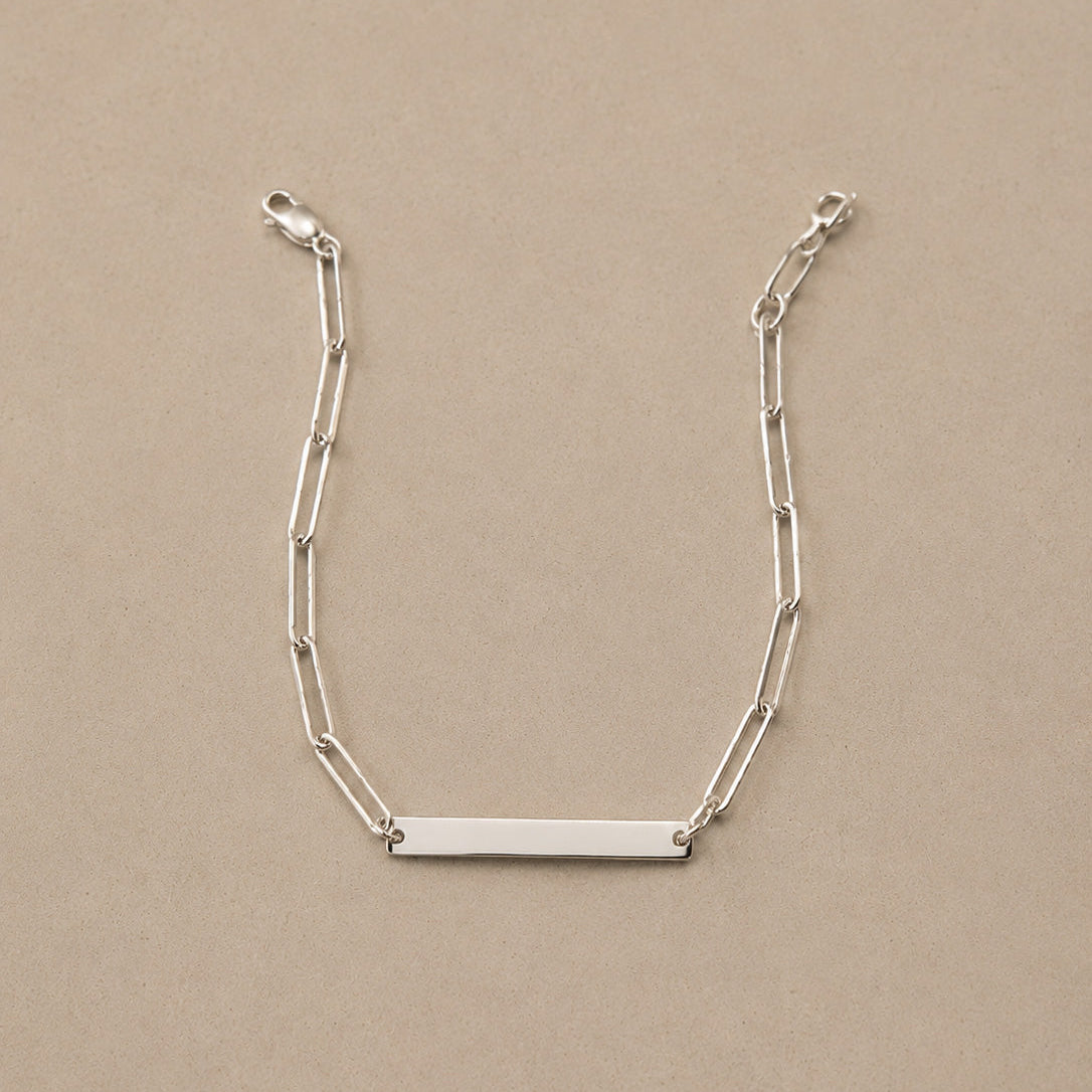 Solid 925 sterling silver paperclip bracelet with engraving plate by Ryā Atelier
