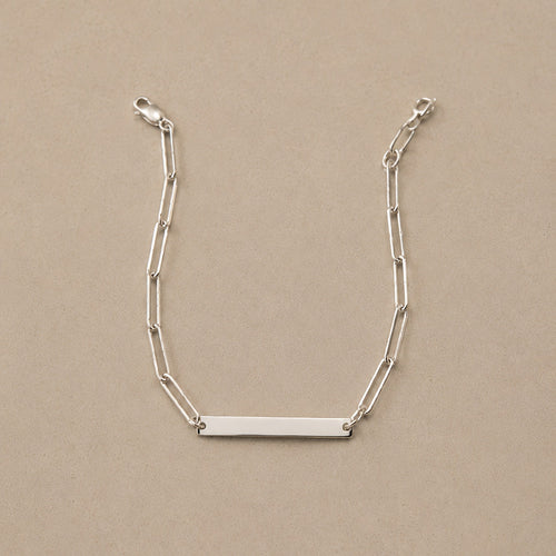Solid 925 sterling silver paperclip bracelet with engraving plate by Ryā Atelier