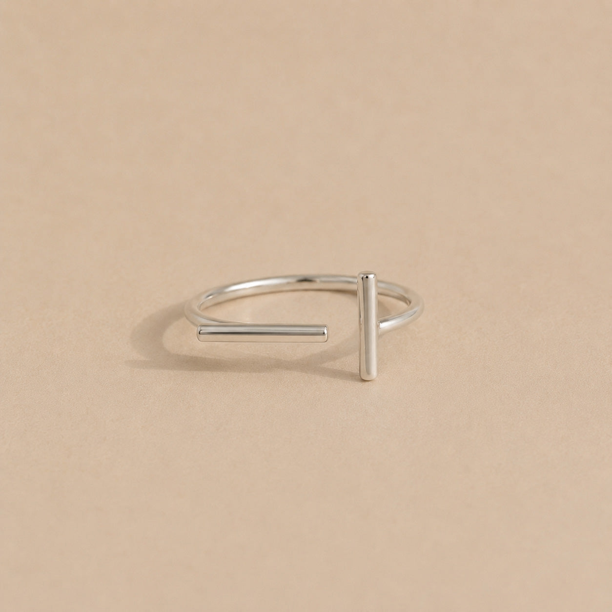 Akani ring handcrafted in solid 925 sterling silver geometrical open ring, featuring 2 vertical bars design by Ryã Atelier.