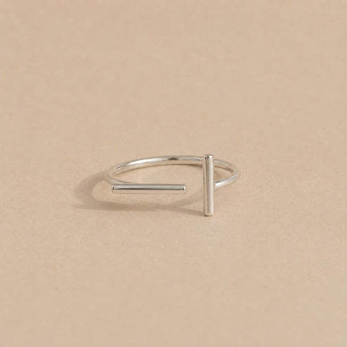 Akani ring handcrafted in solid 925 sterling silver geometrical open ring, featuring 2 vertical bars design by Ryã Atelier.